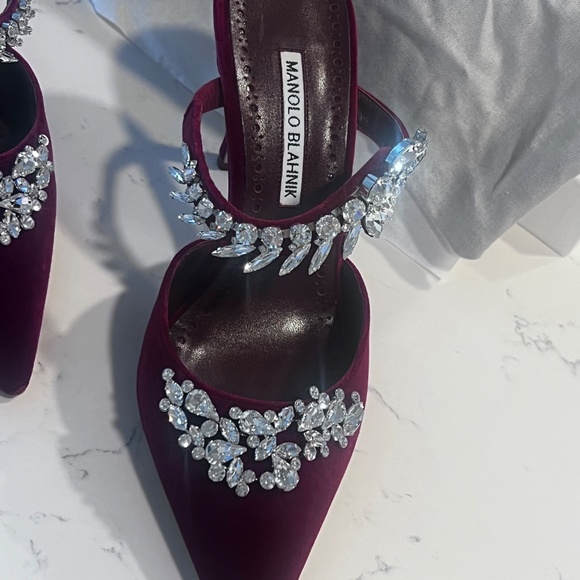 MANOLO BLAHNIK - LURUM - Burgundy VELVET Crystal Embellished - Picture 4 of 16